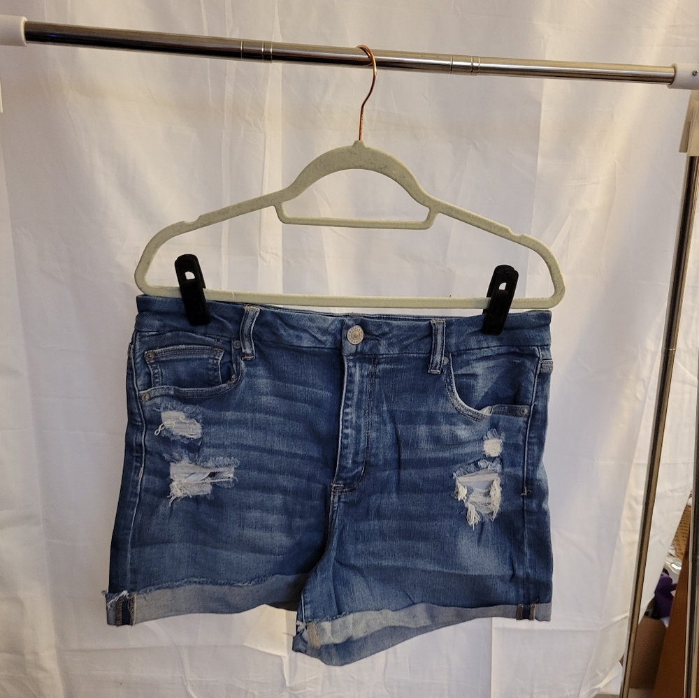 AE Curvy High Rise Shortie